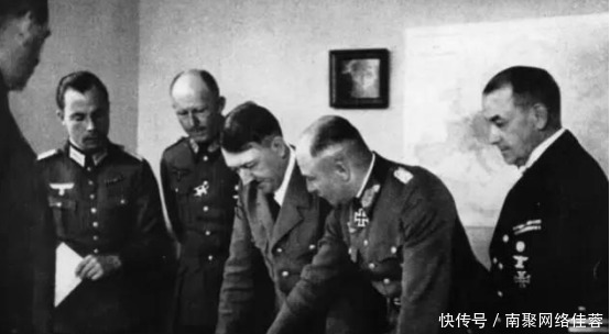 二战时,希特勒为啥总是一身军装?希特勒自己这样解释道